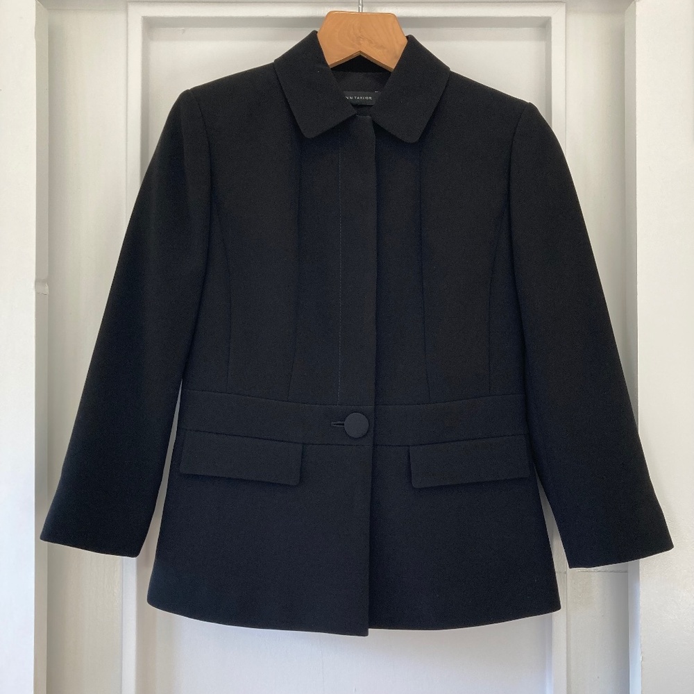 Ann Taylor Black Crepe Collared Fitted Blazer Jacket Size 00